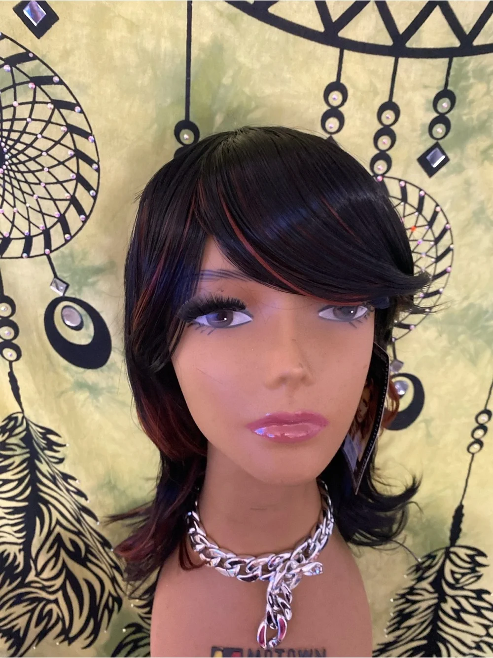 1b/350 Layered Wig with 350 Highlights